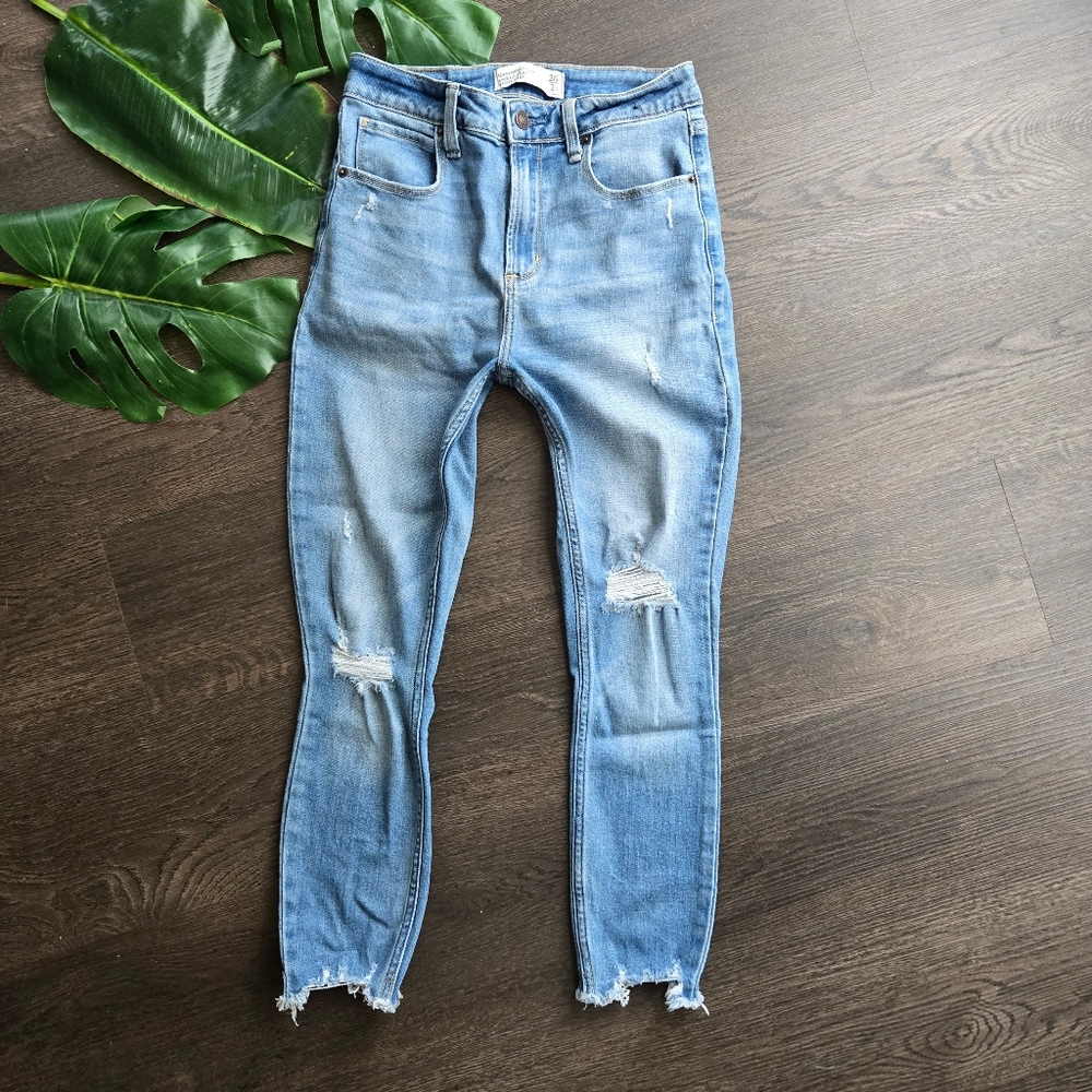 Abercrombie & Fitch High Rise Ankle Jean